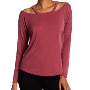 Harlowe & Graham cold shoulder/long sleeve Top